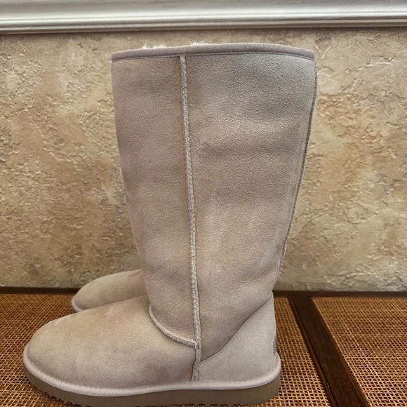 UGG Deluxe Classic Tall 5815 Boots Sand Size 9 - Picture 5 of 16